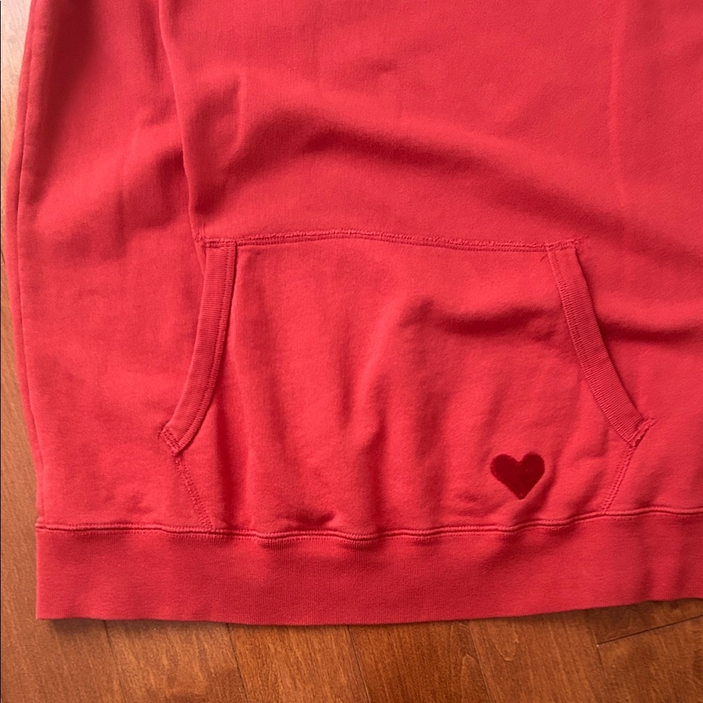 Cozy Red Heart Detail Sweater - Picture 4 of 4